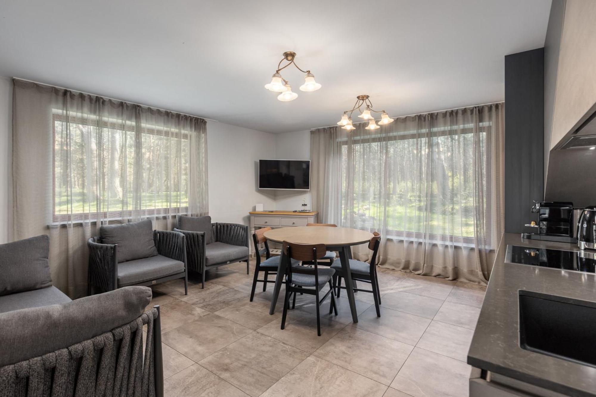 Roze Guest Houses Sklandas Бернаті Екстер'єр фото